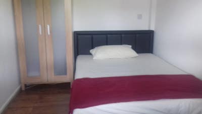 Double bedroom close to Lewisham Shopping Center Main Photo