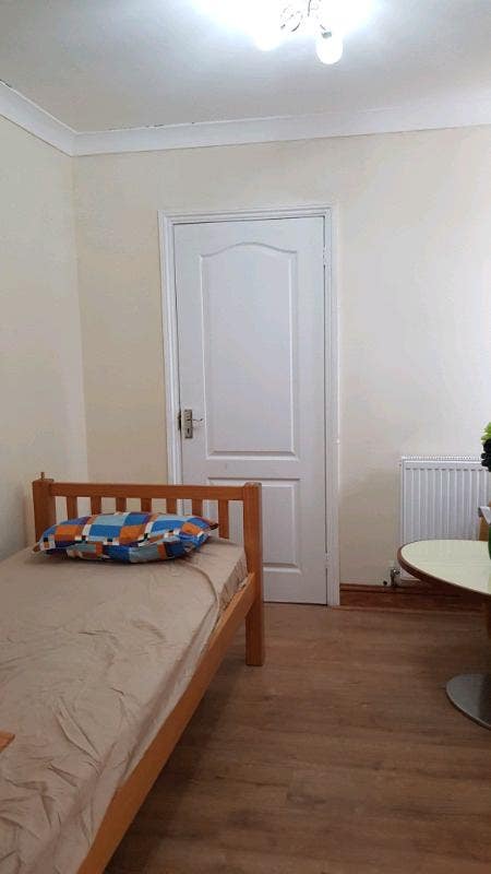 Double room for rent in a family home  Main Photo