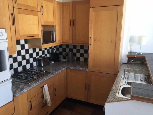 Close to tube, pubs, cafes, shops and ICL Main Photo