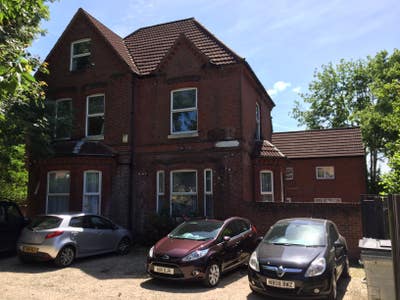 Postgrad Student & Post Doc House - inc Cleaners Main Photo