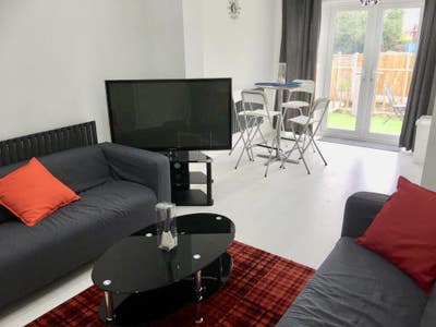 Beautiful Home with Garden. Main Photo