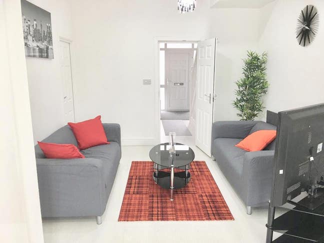 Beautiful Home with Garden. Main Photo