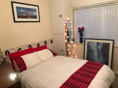 1 Double room in a two bed flat Main Photo