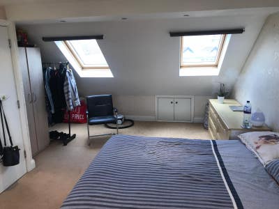 Mill HIll Large Room Ensuite  - Couples welcome Main Photo