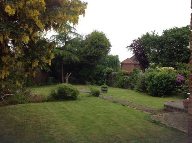 Single ensuite room in shared house bills included Main Photo