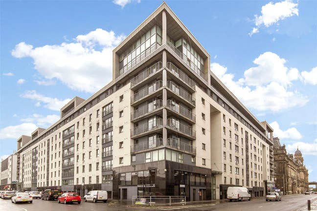 Large Ensuite bedroom city centre Main Photo