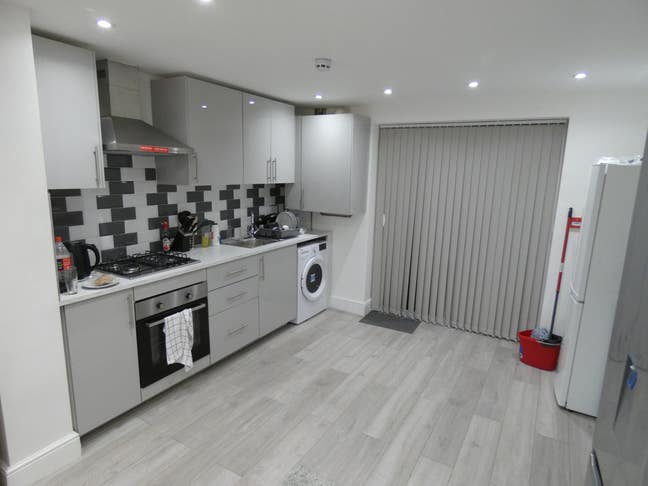 Ensuite Single and Double Room In Northolt Main Photo