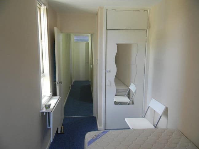 Available Now Double Room-Greenwich- Main Photo
