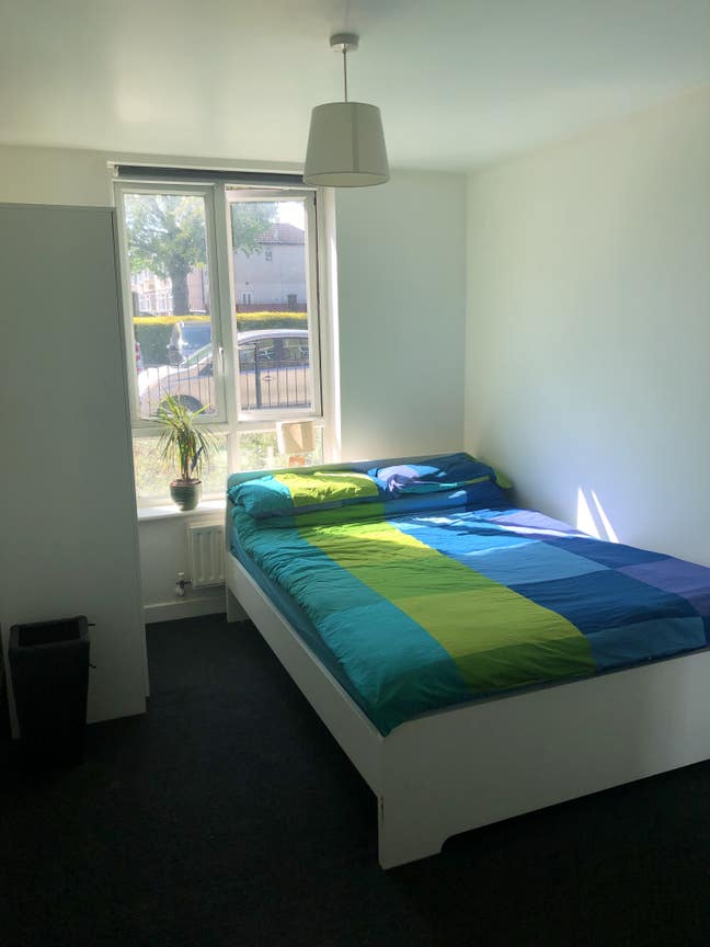 Clean, Spacious, Fully Furnished  Double Room   Main Photo