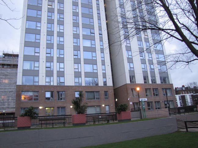 A large  triple room  2 mins to tube.  Main Photo