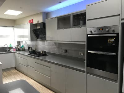 Spacious Rooms to Let - New Refubished House Main Photo