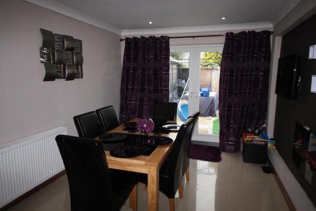 Spacious double room in Family house Main Photo