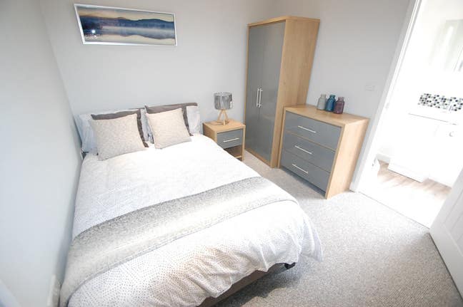 High Quality En Suite Rooms to Let Bills Included  Main Photo