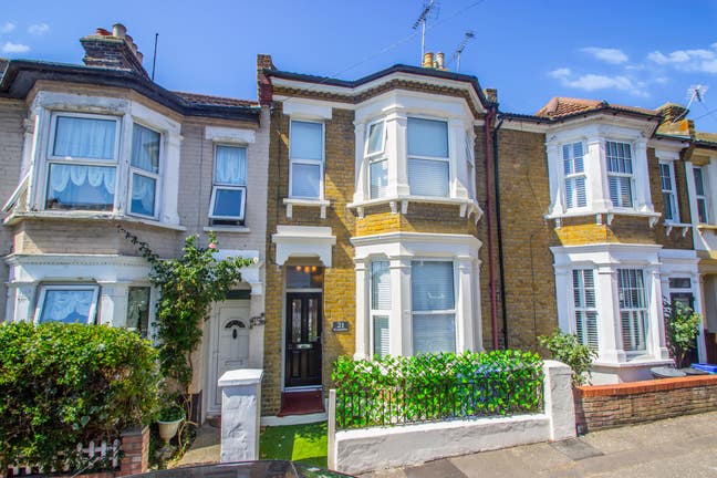 Double Room Available  Main Photo