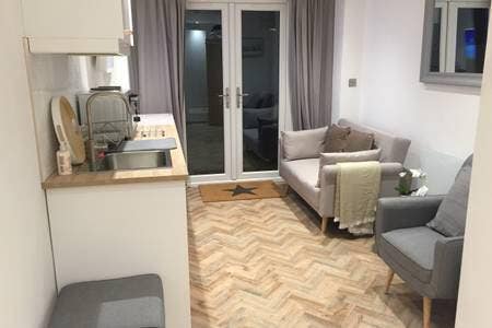 Detached Studio Main Photo