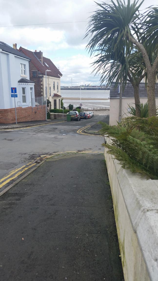 4 bed house 1 double room Main Photo