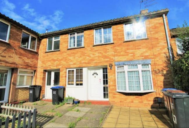 Private Rooms To Let in Hatfield Hertfordshire Main Photo