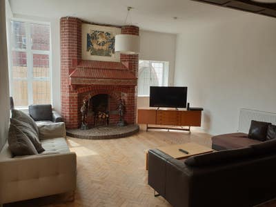 Double room with ensuite  luxury period property Main Photo
