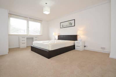 Dble rm W Ken flatshare ALL bills,wifi,cleaner Main Photo