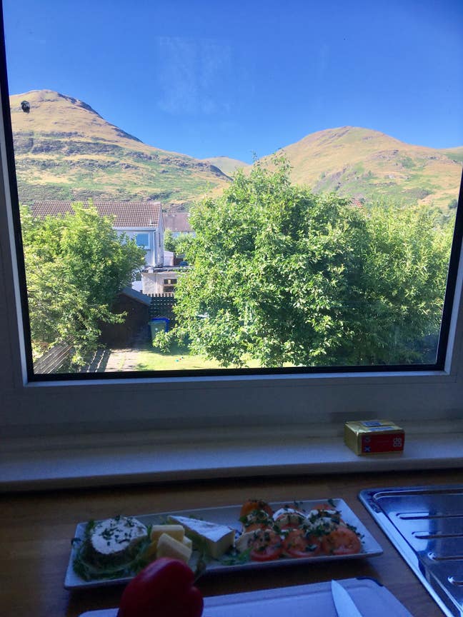 Double room in peaceful flat Main Photo