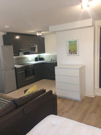 Studio apartment self contained, no bills to pay ! Main Photo