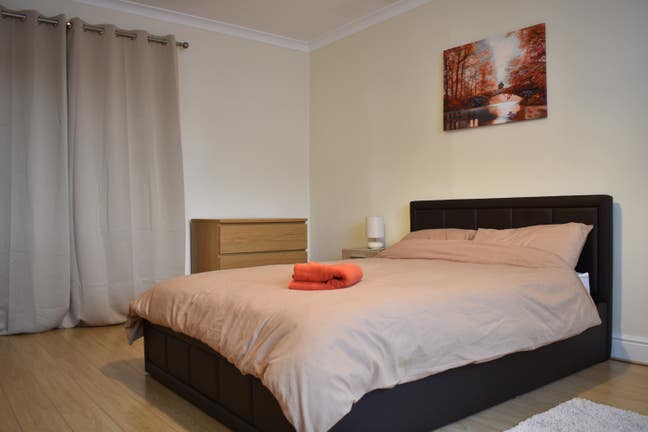 Lovely room close  to Southmead hospital Main Photo