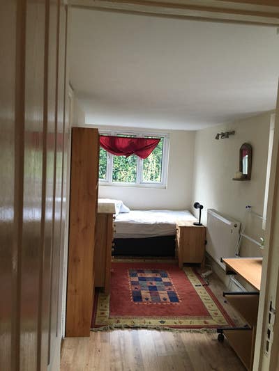 Lovely room in central Beaconsfield Main Photo