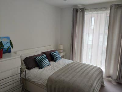 Short Term - Double Room in 2Br/2Bth Modern Flat Main Photo