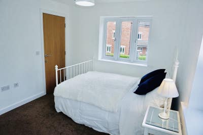 Hope Road 1st floor bedroom with own bathroom Main Photo