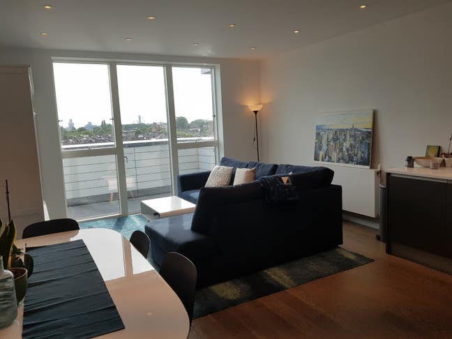 En Suite Double Room on the top floor of new build Main Photo
