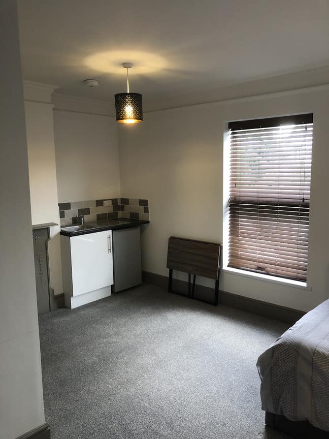 Large En-Suite Room - Amazon & Hospital - 7Wbt Main Photo