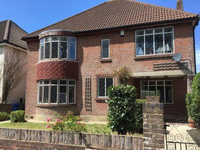Large Double Room located in exclusive Penhill/CC Main Photo