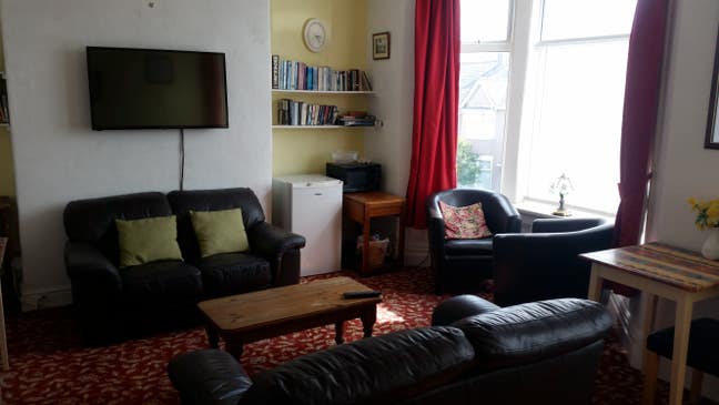 Ensuite room to let Main Photo