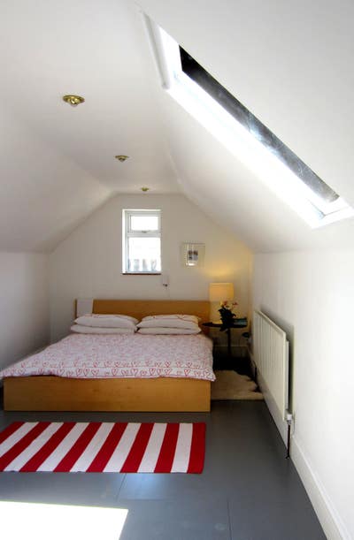 Sunny double loft bedroom with ensuite in Hove Main Photo