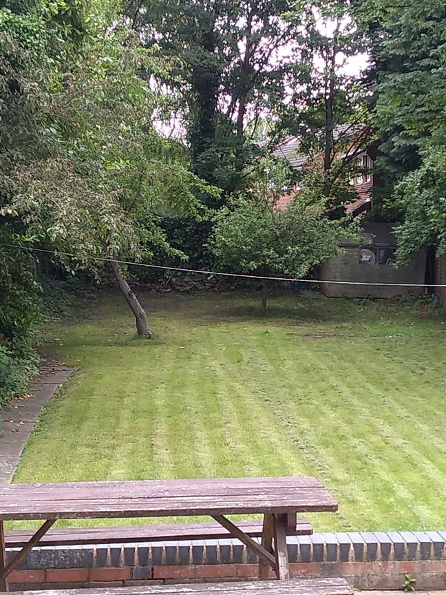 Beautifully Spacious House 10 Mins fr City Centre! Main Photo