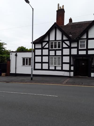 Single room to let in grade 2 listed house Main Photo