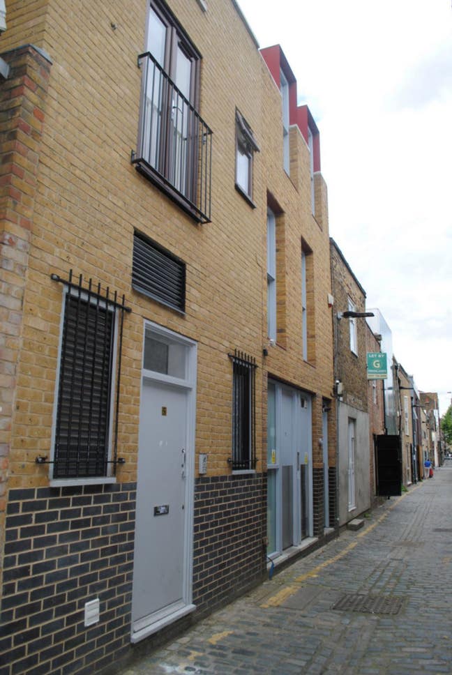Two Bedroom Apartment W/O Lounge Close To B/G Tube Main Photo