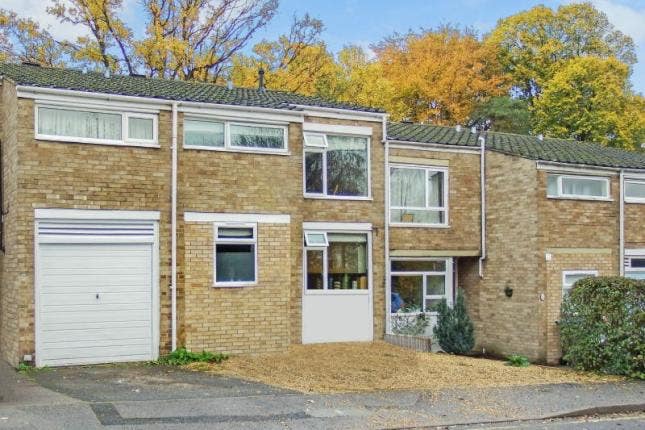Double Ensuite near woking Stn with all bills inc Main Photo