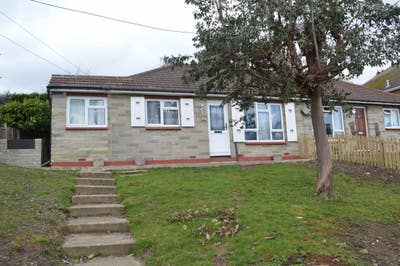 Great 5 bedroom house close to RHUL! Main Photo