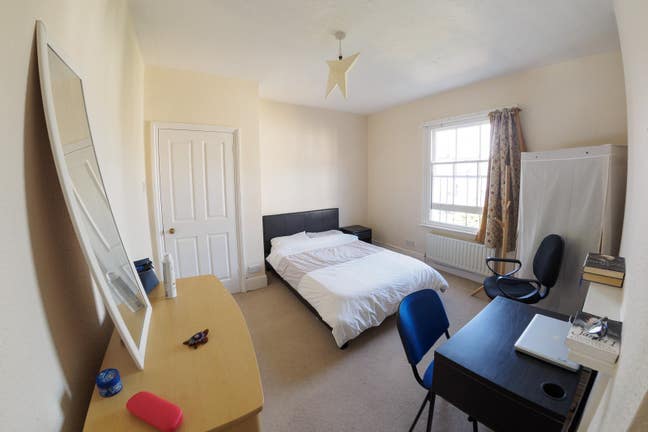 Spacious Room in Seven Dials – Bills In! Main Photo