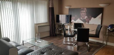 Stunning 2 Bed Apartment in City Centre Main Photo
