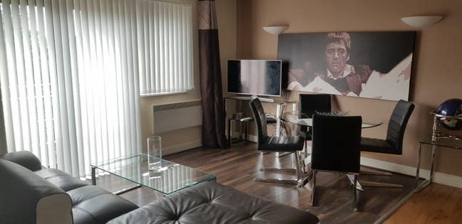 Stunning 2 Bed Apartment in City Centre Main Photo