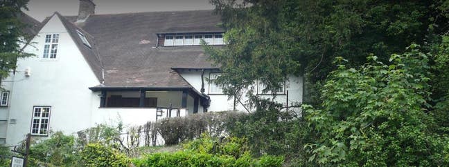 Lovely Spacious 2 bed Flat with Cottage Garden Main Photo