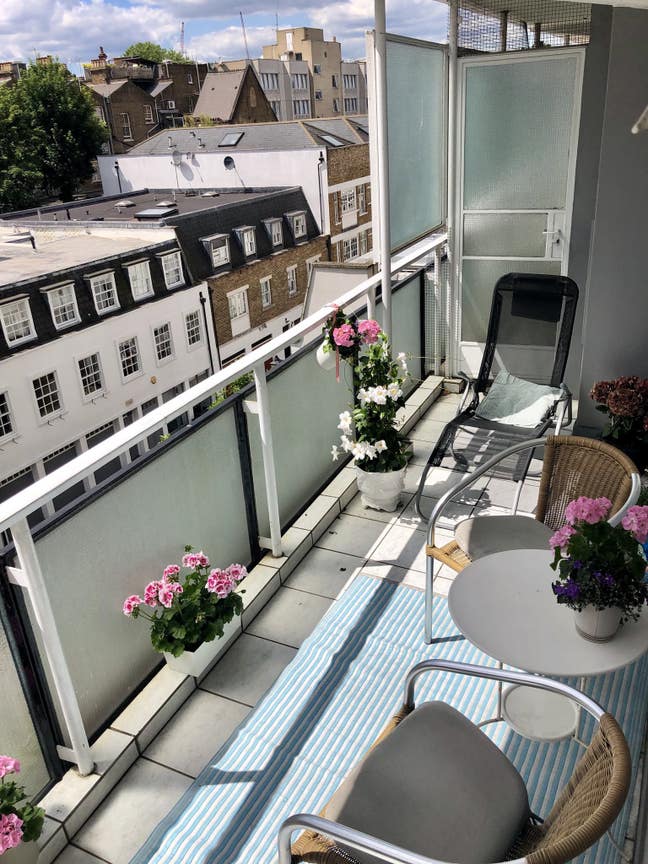 Beautiful double room with balcony/ Hyde Park Main Photo