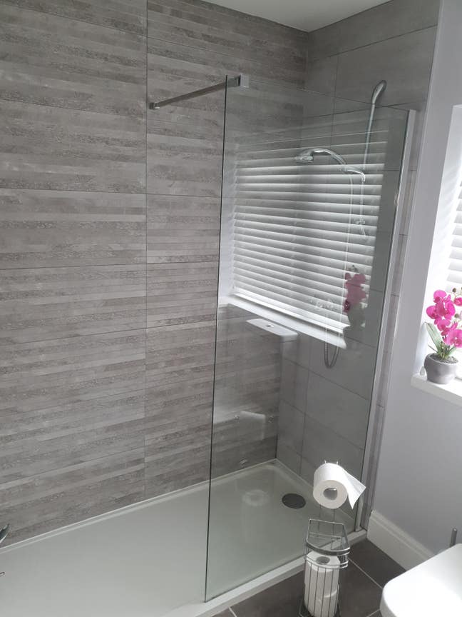 Double room for rent close to M1 Main Photo