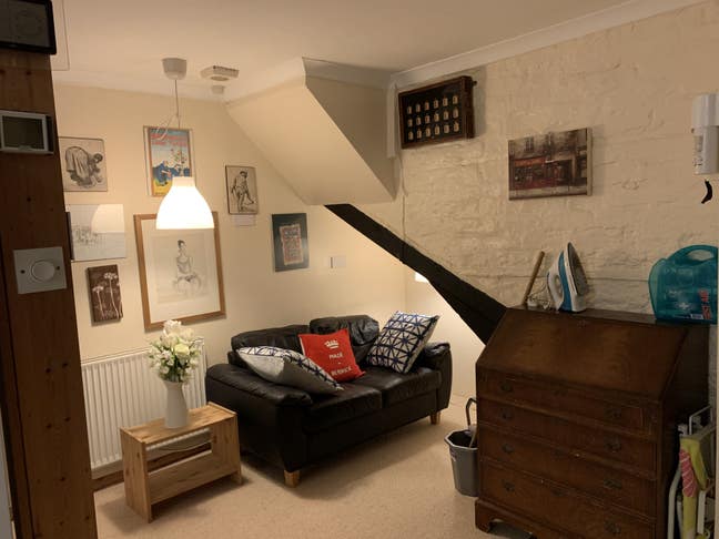 Room is shared house Main Photo