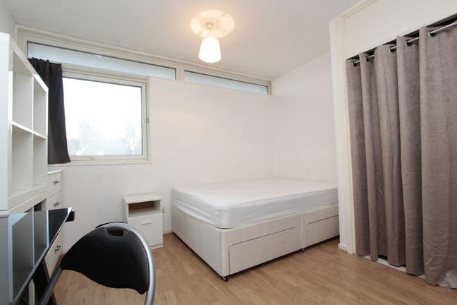 Liverpool Street Amazing Double Room Available NOW Main Photo