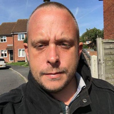 Looking for large room or studio flat Main Photo