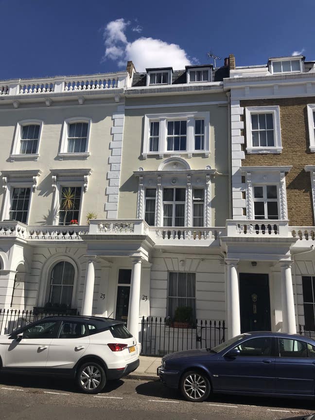 Double bedsit &pound;1200  month Main Photo