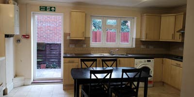 Hendon Central-4 bed, 3 bathroom House Main Photo